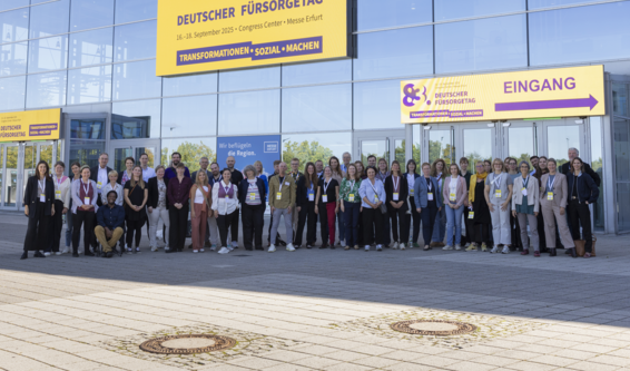 Gruppenfoto der Mitarbeitenden des Deutschen Vereins beim DFT in Erfurt. – 