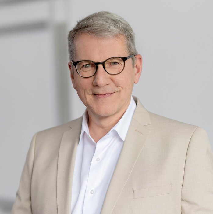 Portraitfoto Dr. Klaus Effing – 