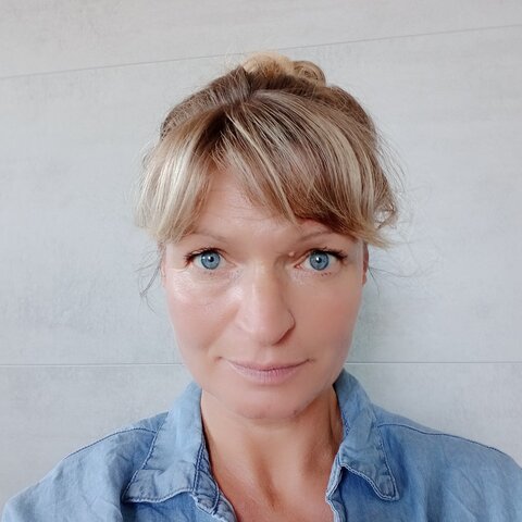 Porträtfoto Stephanie Schaarschmidt – 