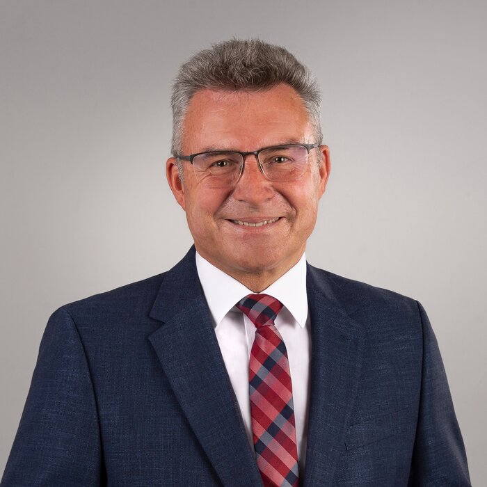 Portraitfoto Dr. Achim Brötel –